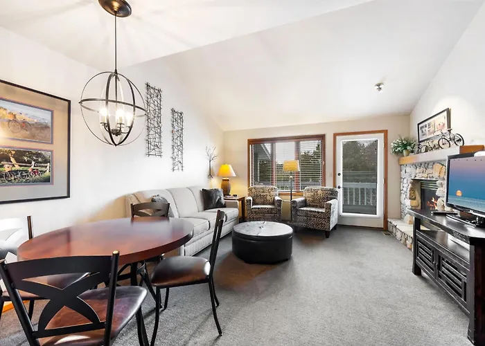 Evergreen Hill Condominiums