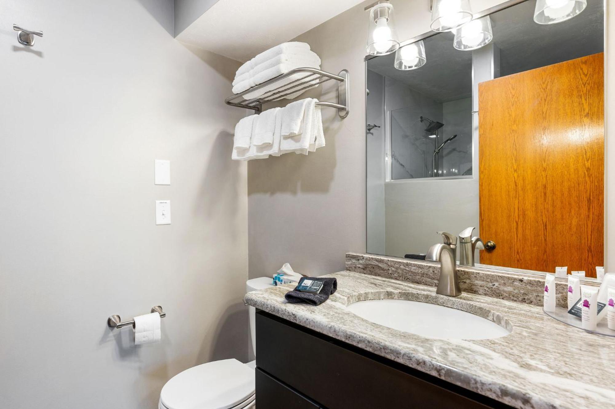 Evergreen Hill Apartahotel